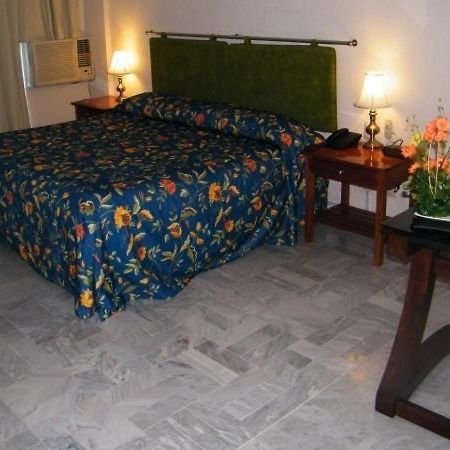 Parque Inn Hotel & Suites โคอาทซาโคลคอส ภายนอก รูปภาพ